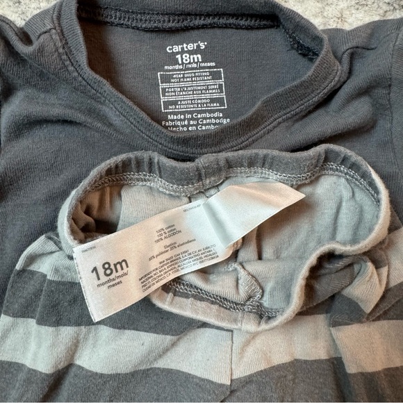 Carters Two Piece Boy Cotton Pajama Set Animals 18 months Long sleeve and Pants - Picture 5 of 6